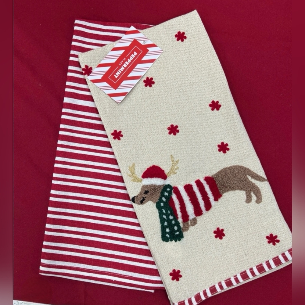 🎅 Peppermint Festive Dachshund Towel Set